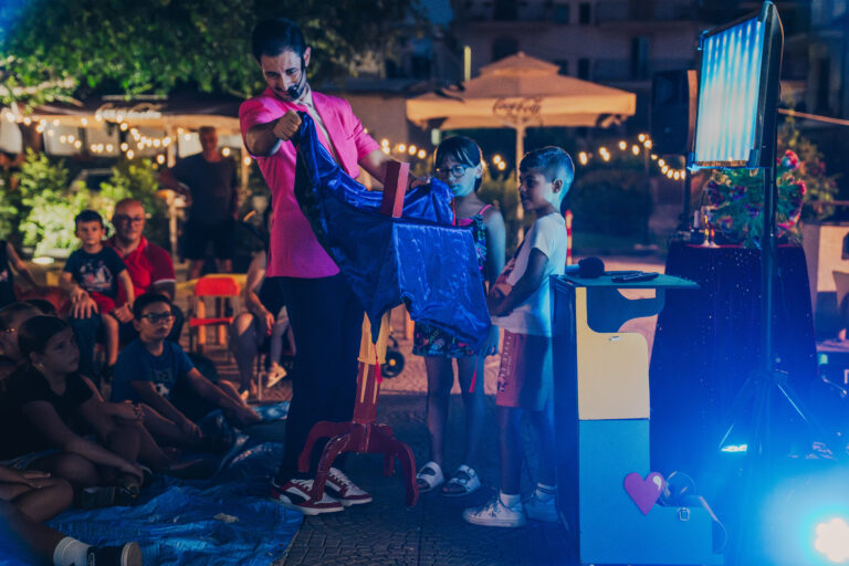 Non è solo magia: come nasce uno spettacolo per famiglie